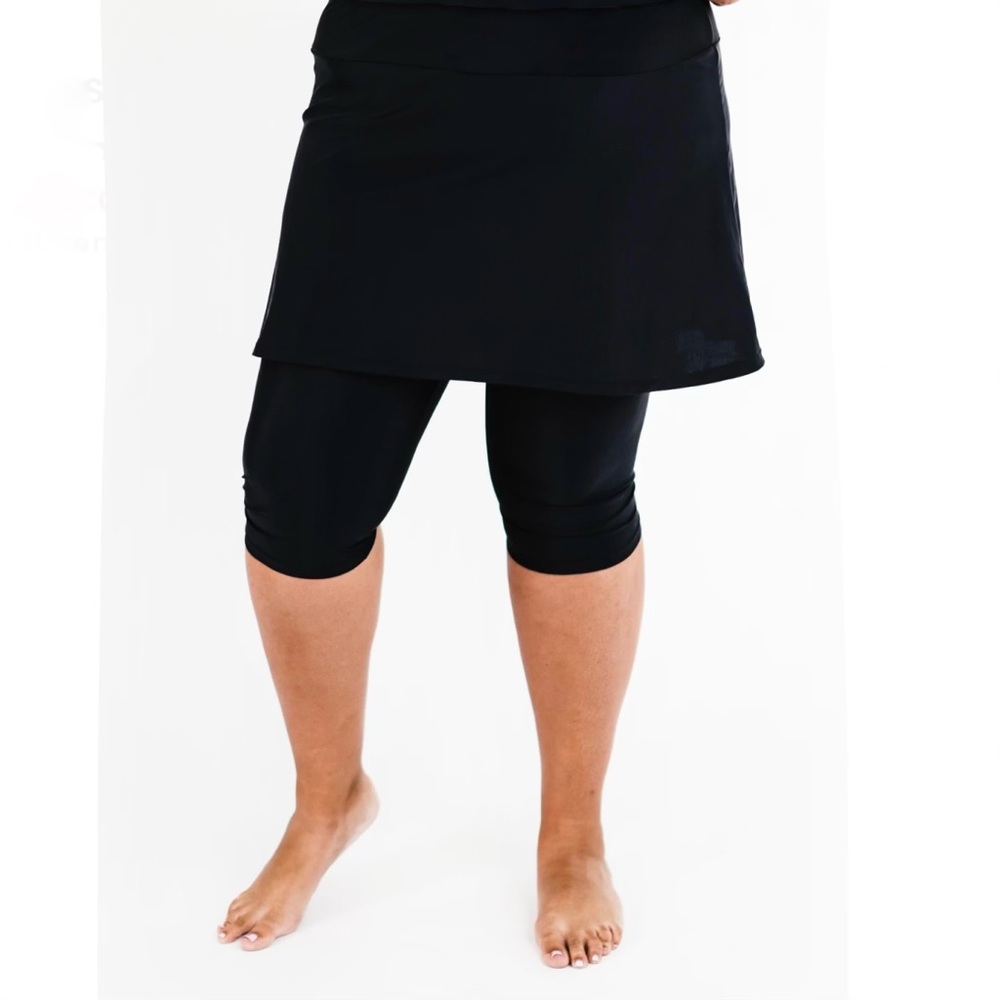 NWT Calypsa Plus Size Skirted Black Capris, 2X & 3X